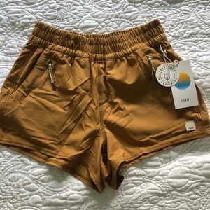 Vuori Dash Shorts; XS NWT (1) & NWOT (1)